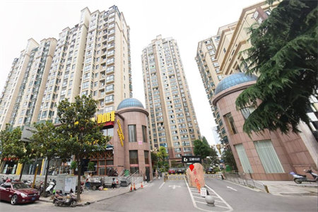 明湖中学附近秀水佳苑3室2厅1卫88万113m2精装修出售